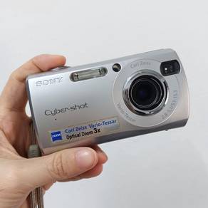 [Broken] Sony Cyber-Shot 4.1MP Digital Camera