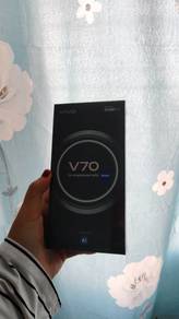 Vivo V70 Brand New Gold 8GB+ 256GB