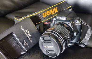 Nikon D3300 + Lens DX VR 18 - 55mm