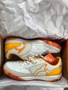 Kasut Futsal / Kasut Bola indoor OurtusEight