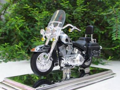 Maisto 1-18 Harley Davidson 2002 Heritage Softail
