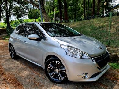 Peugeot 208 VTi ALLURE in Sungai Besi, KUL