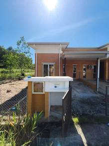 Terraced House For Rent in Beaufort,SBH