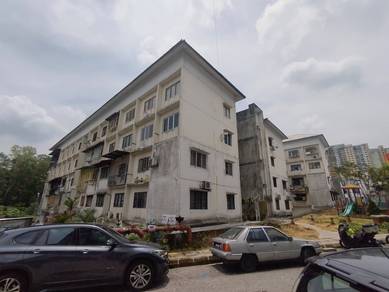 Flat For Sale in Desa Petaling Flat