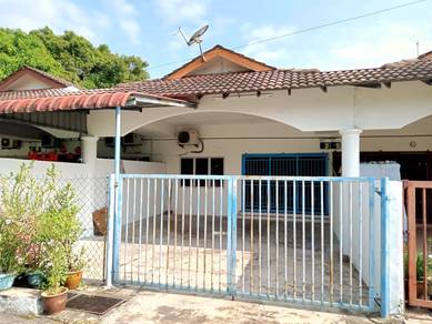 Terraced House For Sale in Pekan,PHG