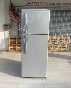 Hitachi 2pintu peti ais sejuk 395L terbaik