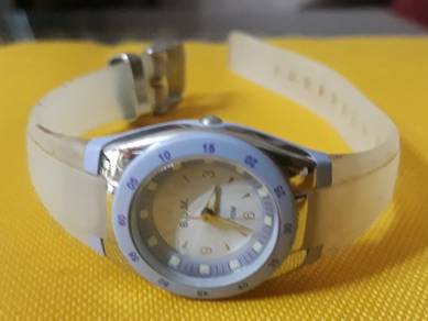 BUM EQUIPMENT WATCH @ Model B544
