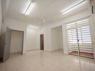 2.5-storey Terraced House For Sale in Seri Kembangan,SGR