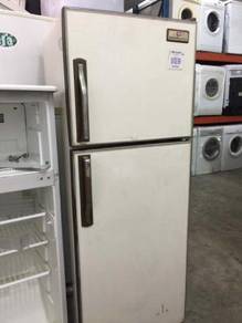 Refrigerator Kelvinator Fridge Peti Sejuk White