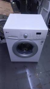 LG front load hot washer washing machine 7.0.kgs