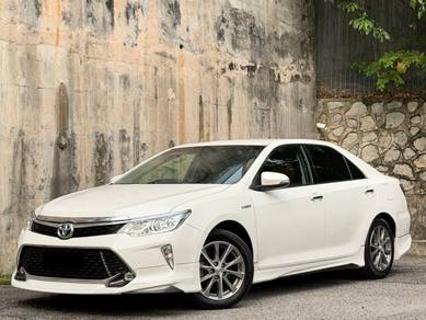 Toyota Camry HYBRID LUXURY in Cheras, KUL