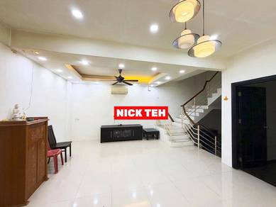 3-storey Terraced House For Sale in Georgetown,PNG