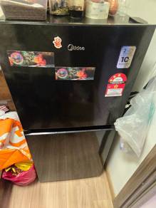 refrigerator 