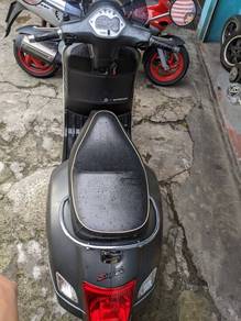 Vespa GTS 150