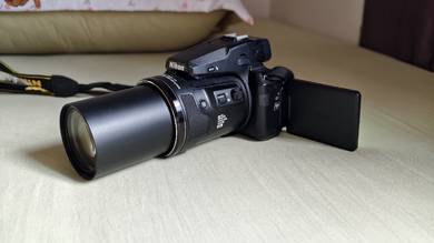 Nikon Coolpix P950 (83x Optical Zoom / 4K Video) 