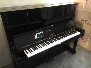 Yamaha upright grand piano ux3 pe