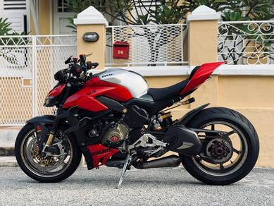 Ducati Streetfighter V2