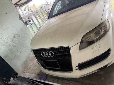 Audi Q7 FSI QUATTRO 7 SEATER in Simpang Renggam, JHR