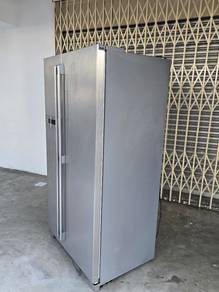 Electrolux Side by Side Refrigerator 618Ltr