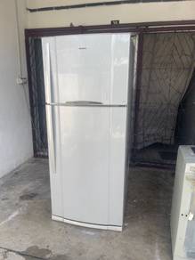 2door fridge refrigerator Toshiba 700L peti sejuk