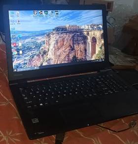 laptop Toshiba ada garis