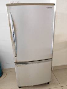 Fridge Peti Sejuk