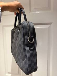 Louis Vuitton Messenger