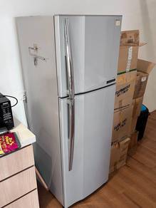 Toshiba 2-Door Fridge