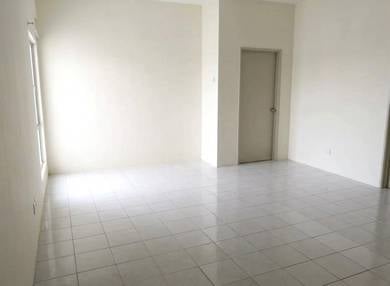 Condominium For Sale in Green Acre
