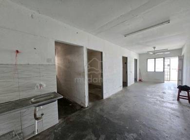 Flat For Rent in Desa Putra (Queensbay)