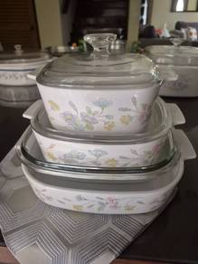 Corelle 3 sets Corning Ware + 1 loose set