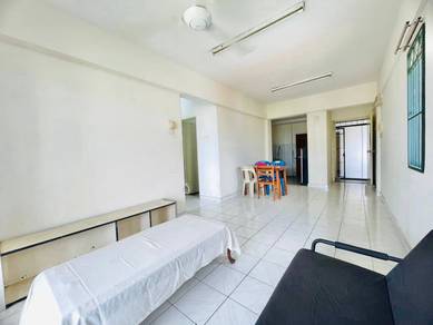 Condominium For Rent in Arena Green