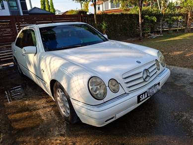 Mercedes Benz 200 in Kota Kinabalu, SBH