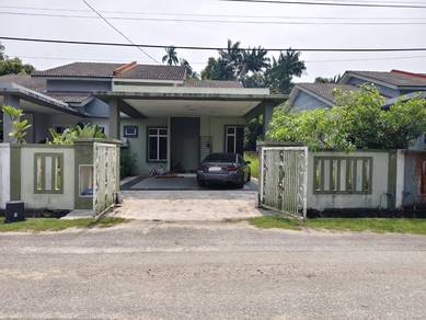 Semi-Detached House For Auction in Chukai,TRG