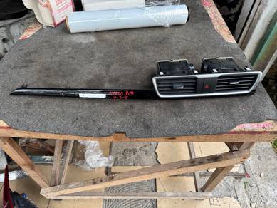 No 10-3-8 Mazda 3 Axela BM center Aircond Vent Jpn