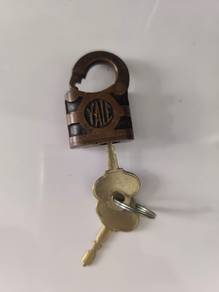 Vintage Brass Yale Padlock