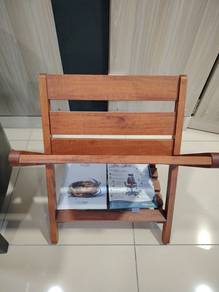 Solid Wooden Folding Magazine Rack