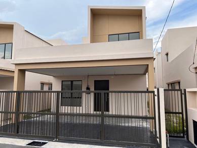 Bungalow House For Sale in Lunas,KDH