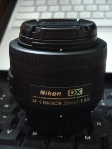 Nikon AF-S DX NIKKOR 35mm f/1.8G prime cam (USED)