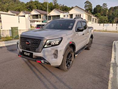 Nissan Navara PRO 4X in Puncak Alam, SGR