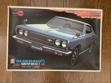 Bandai 1/20 Bluebird Hardtop 1800 SSS-E Plastic Mo