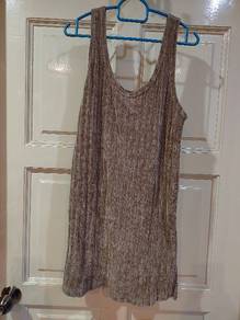 sleeveless knitwear