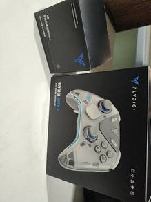 Flydigi Apex 5 with Dock