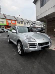 Porsche Cayenne in Petaling Jaya, SGR