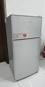 peti ais 2 pintu kecil utk dijual 2nd baru