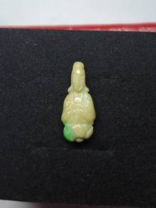 Guang yin pendant necklace