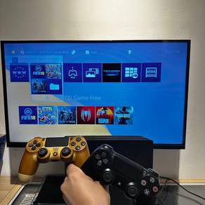 Ps4 pro 1tb + free 6 cd games