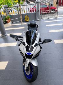 Yamaha R15