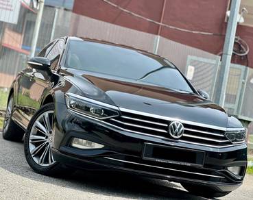 Volkswagen Passat R-LINE in Puchong, SGR