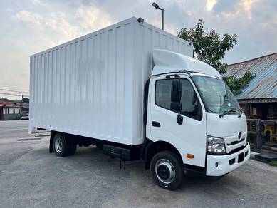 2021 HINO XZC730R Corrugated Box 18ft